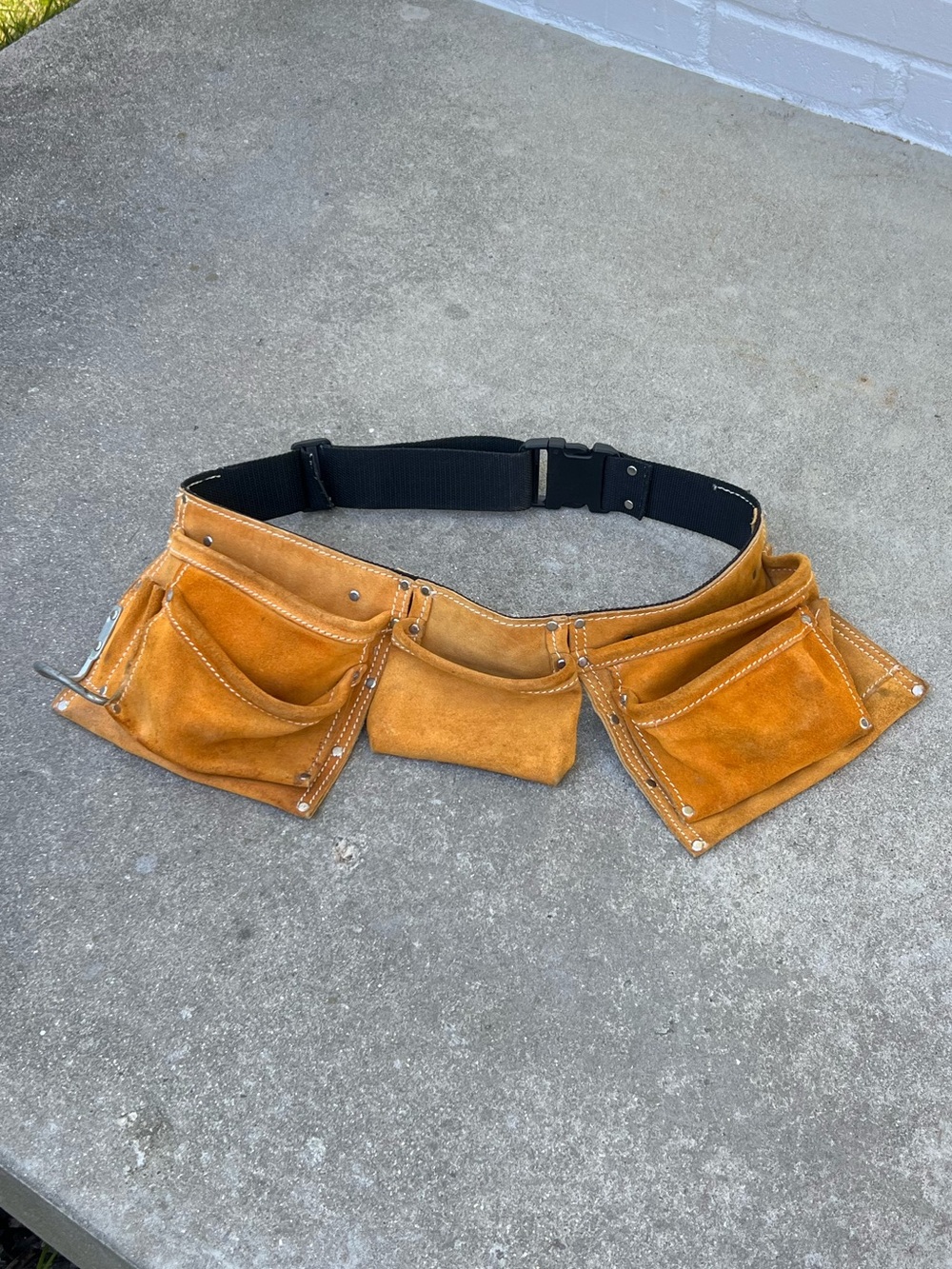 Suede Leather Tool Belt With Pockets